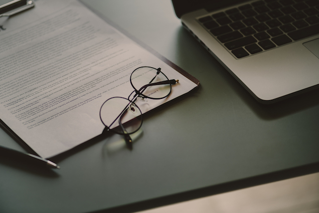 contract-computer-glasses-desk-official